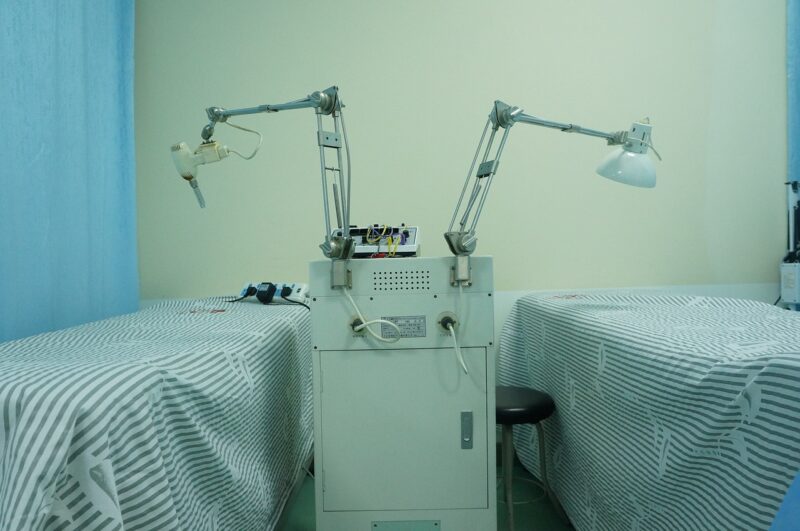 Почему в Алматы решили госпитализировать всех больных коронавирусом