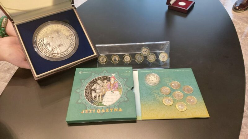 Биколорные циркуляционные монеты "JETI QAZYNA" Биколорные циркуляционные монеты "JETI QAZYNA"