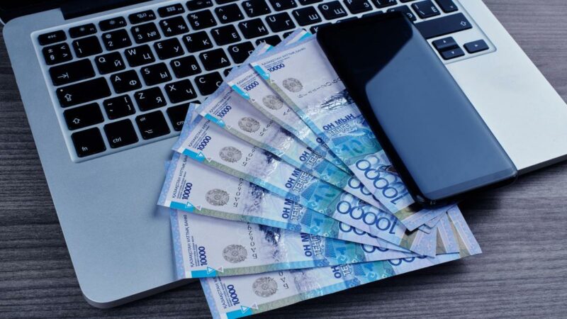 На 20% выросли денежные переводы из Казахстана в другие страны
