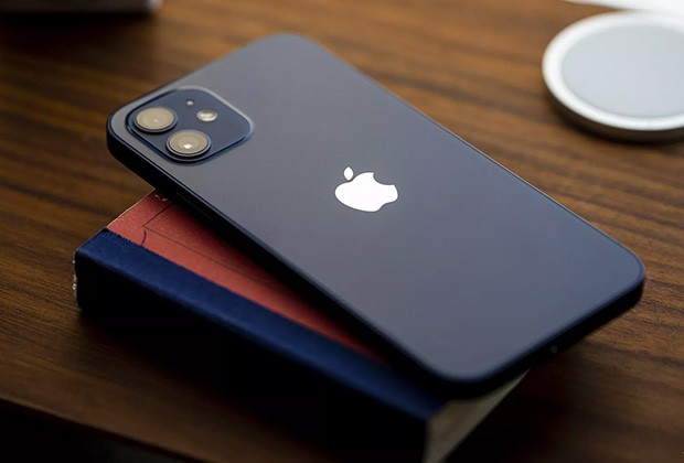 Apple начала продавать iPhone 12