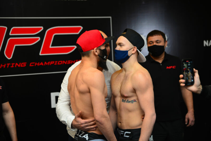 Бойцы MMA провели дуэль взглядов Бойцы MMA провели дуэль взглядов