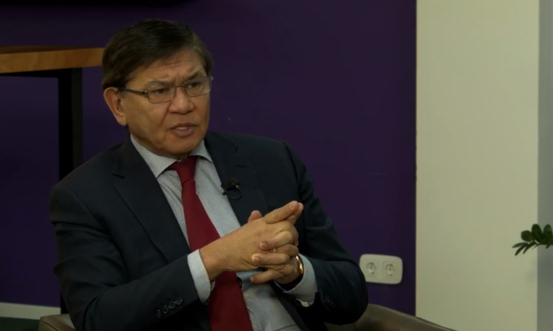 Ермухамет Ертысбаев: "Кыргызстану нужен очень сильный политик"