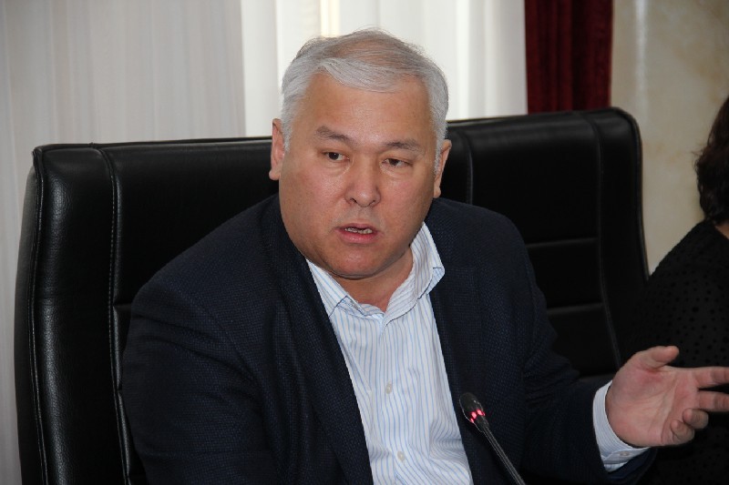 Мурат Абенов: "Я против передачи сельхозземель в частную собственность гражданам РК" Мурат Абенов: "Я против передачи сельхозземель в частную собственность гражданам РК"