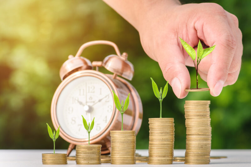 Накопительное страхование – альтернатива валютным банковским вкладам