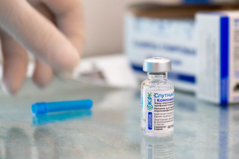 Ажиотаж вокруг вакцинации: алматинцы спешат получить прививку от ковида