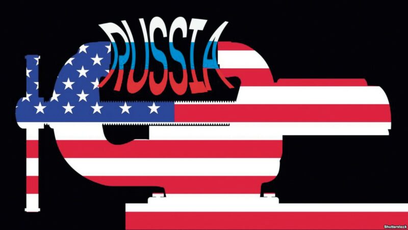 США изучают возможность высылки дипломатов РФ и введения санкций - Bloomberg