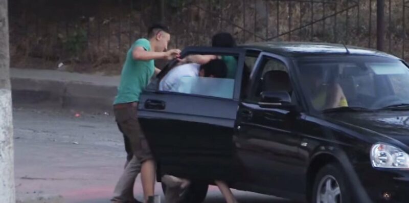 В Таразе похитили 46-летнюю женщину и отвезли в аул В Таразе похитили 46-летнюю женщину и отвезли в аул