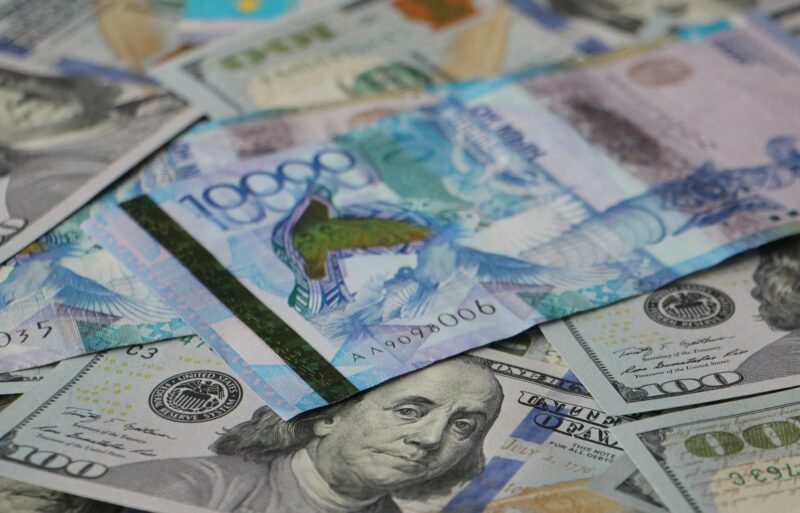 Казахстанский тенге может снова пострадать от рубля