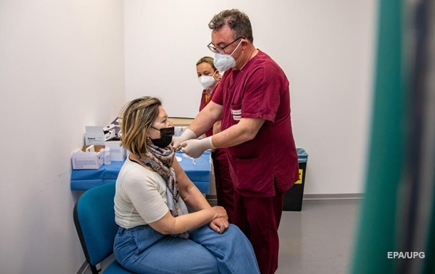 Итальянка по ошибке получила сразу шесть доз вакцины от ковида Итальянка по ошибке получила сразу шесть доз вакцины от ковида