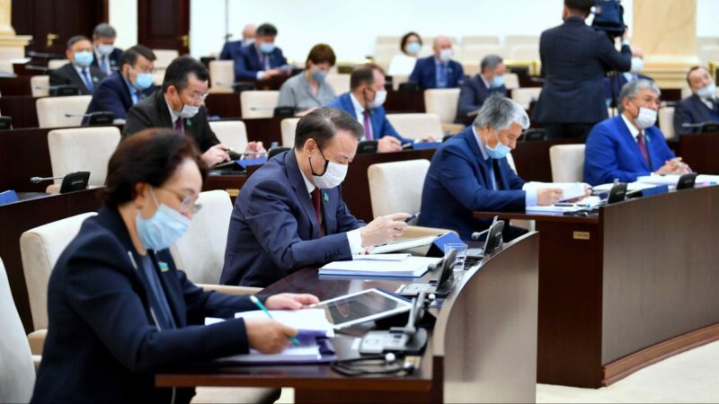 Сенат РК одобрил законопроекты по внедрению прямых выборов акимов Сенат РК одобрил законопроекты по внедрению прямых выборов акимов