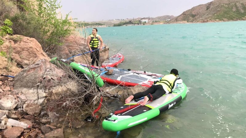 На Капчагае спасли 10 байдарочников, которые застряли на острове На Капчагае спасли 10 байдарочников, которые застряли на острове