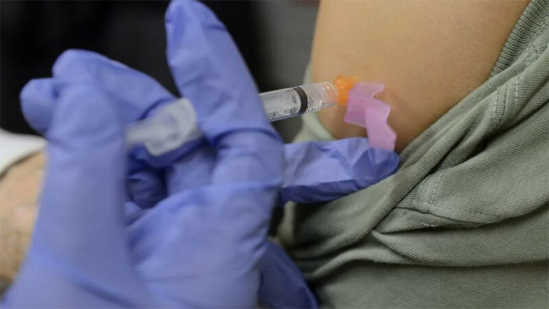 Алматинец умер после вакцинации от COVID-19 Алматинец умер после вакцинации от COVID-19