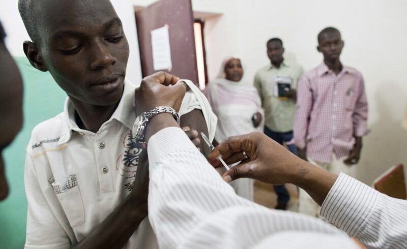 "Большая Семерка" подарит вакцину бедным странам