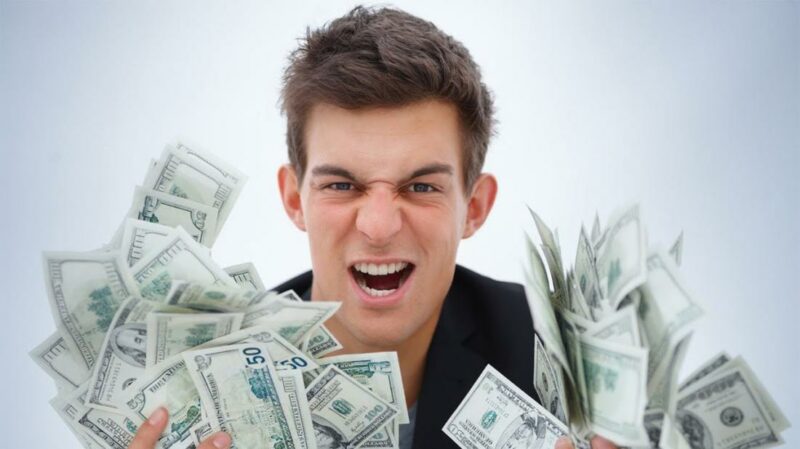 Студент набрал займов на 2 млн тенге, а виноватыми сделали кредиторов Студент набрал займов на 2 млн тенге, а виноватыми сделали кредиторов