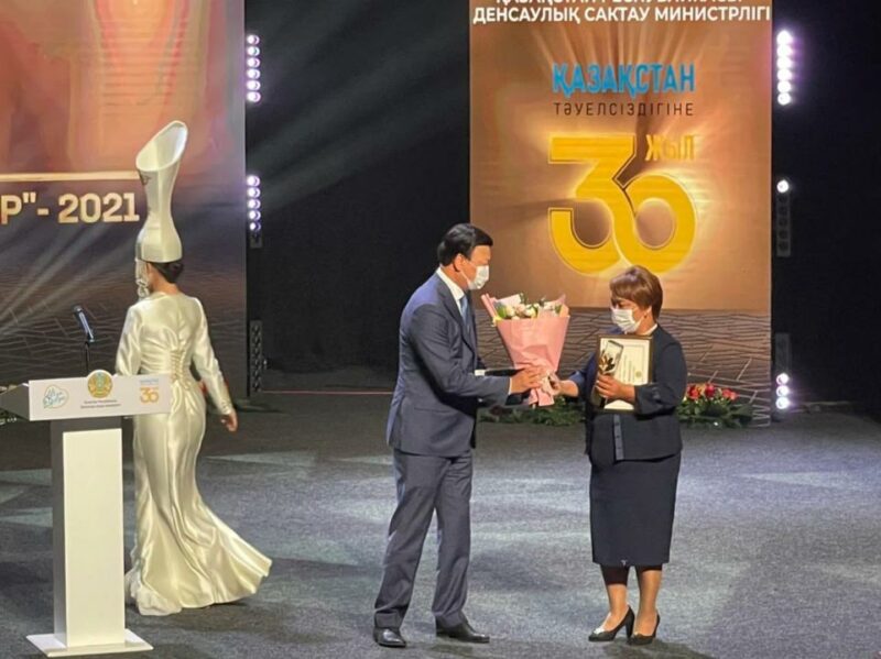 Лучших медиков наградили в Нур-Султане Лучших медиков наградили в Нур-Султане