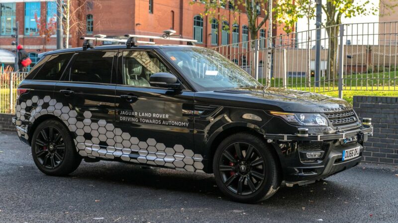 Дефицит микросхем на мировом рынке вынуждает Jaguar Land Rover прекратить производство Дефицит микросхем на мировом рынке вынуждает Jaguar Land Rover прекратить производство