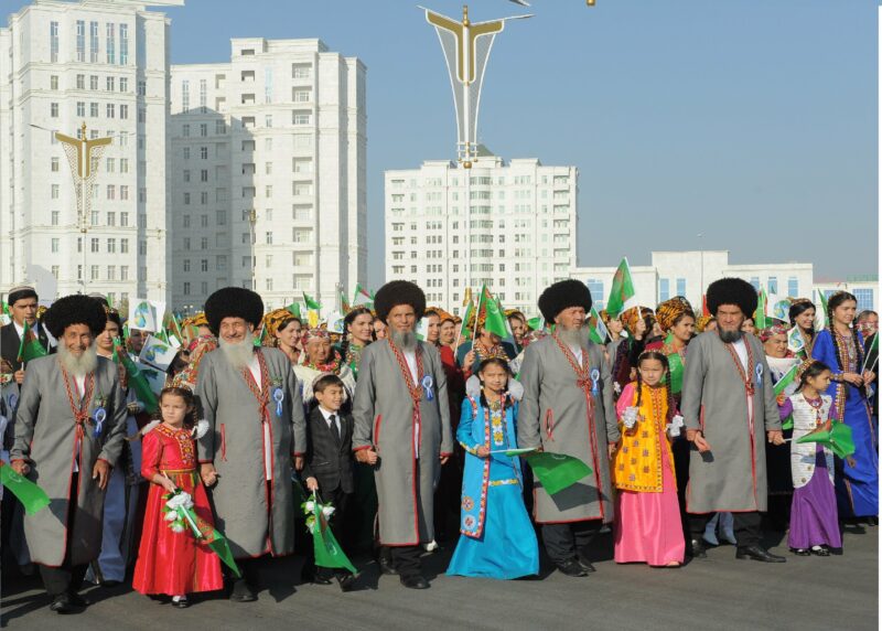 Население Туркменистана сократилось в два раза