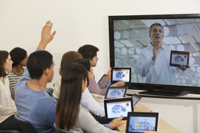 В Казахстане активно растет рынок онлайн-образования