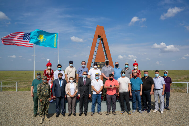 Памятную стелу установили на территории бывшего Семипалатинского полигона