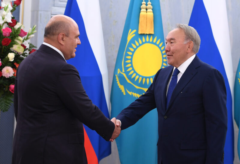 Нурсултан Назарбаев провел встречу с премьер-министром России