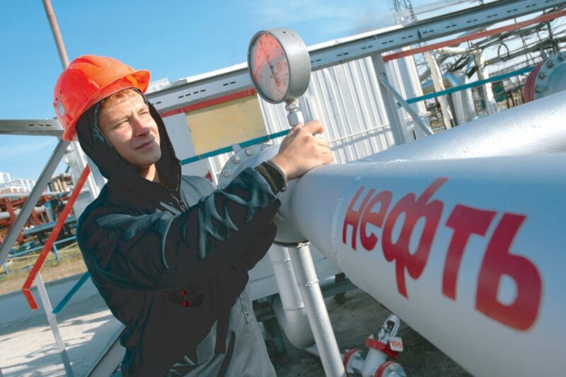 Эксперт назвал главные факторы влияния на нефть в августе