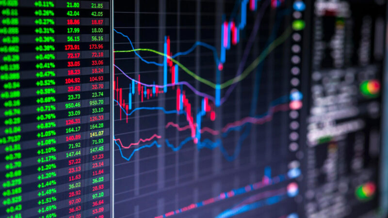 Какие факторы на мировом рынке оказывают негативное влияние на тенге