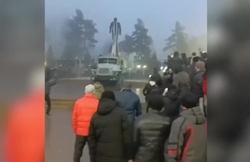 Биліктің бұл әрекетін Азамат Батырбаевқа көрсетілген қысым деп білемін – Бауыржан Азанов