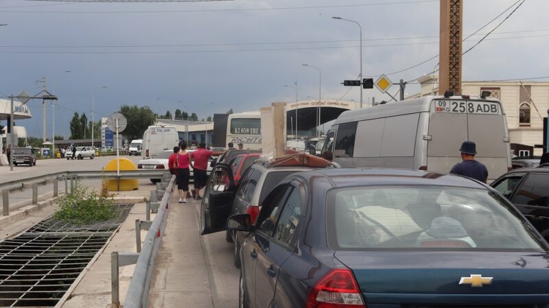 Как выглядит "штатный режим" работы пропускных пунктов на границе Казахстана и Кыргызстана