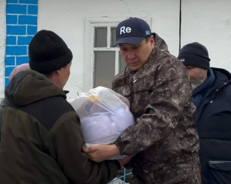 Миллион яиц, 5 тысяч литров воды собрала Respublica для пострадавших от паводков Миллион яиц, 5 тысяч литров воды собрала Respublica для пострадавших от паводков