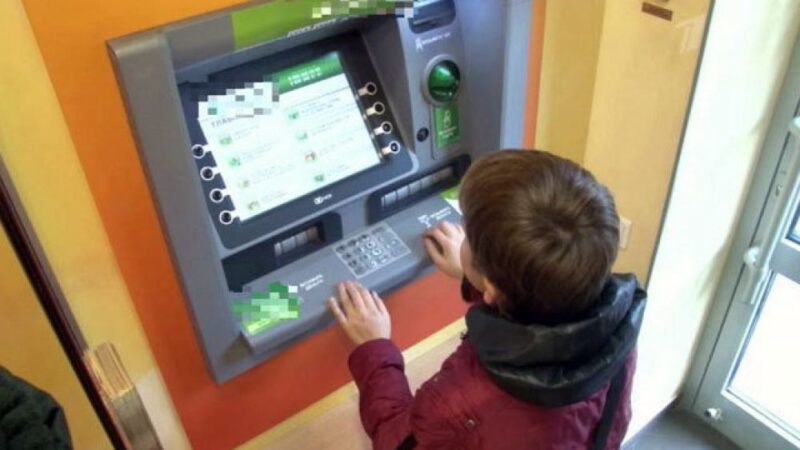 Какие cервисы и продукты предлагают детям казахстанские банки? Какие cервисы и продукты предлагают детям казахстанские банки?