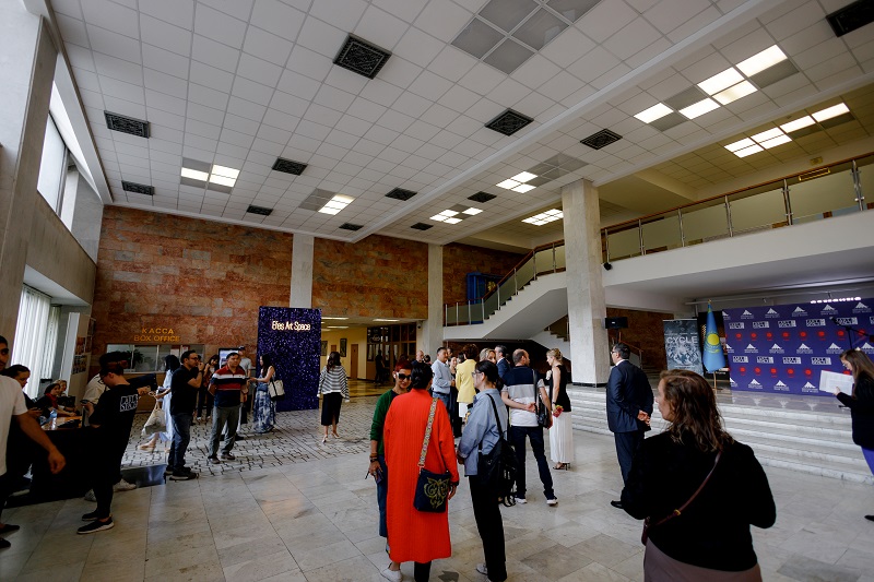 Выставка турецких художников: "Цикл: исследуя современное"