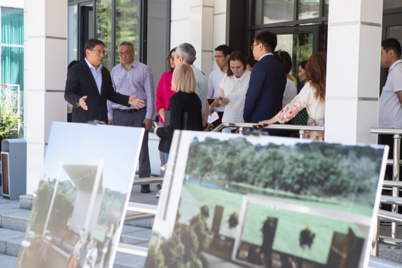 Как в Алматы решается проблема безработицы среди молодежи