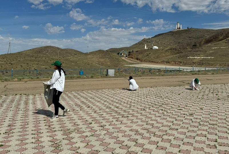 Акция "Таза Қазақстан": Экологические акции на историко-культурных объектах Акция "Таза Қазақстан": Экологические акции на историко-культурных объектах