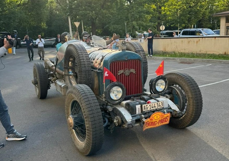 Культовое ралли "Пекин-Париж" прошло по территории Казахстана