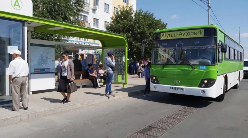Яндекс Карты Атырау тұрғындарына автобустардың қай жерде жүріп бара жатқанын көрсетеді