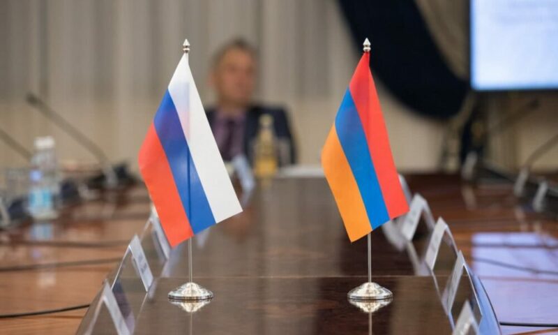 "Окно возможностей": Армения покидает орбиту России