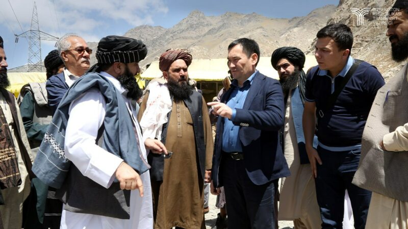 Обзор: Казахстан не поддерживает антироссийские санкции; Узбекистан готов развивать МТК через Афганистан