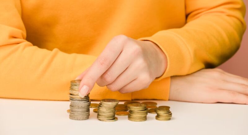 Какую валюту держат казахстанцы на депозите