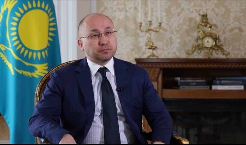 Абаев: "Казахстан будет работать с Россией, хотя и опасается санкций"