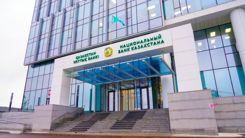 Продажи валюты из Нацфонда составили 1 260 млн долларов