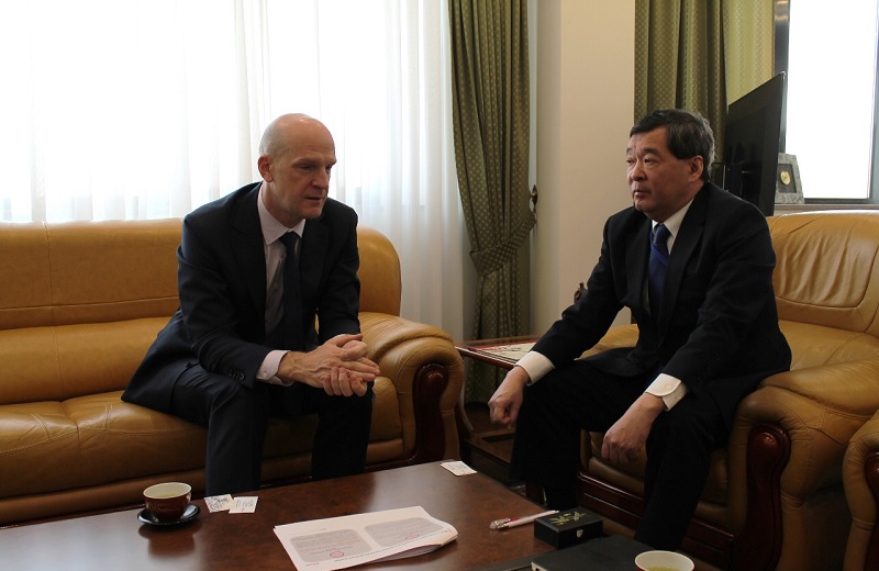Посол Японии в Казахстане и Директор Takeda обсудили инновационные проекты в области редких заболеваний