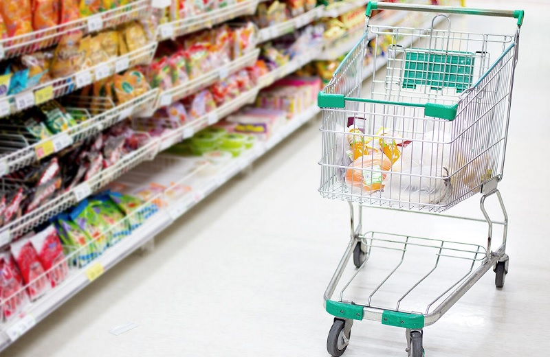 Цены, курс тенге и большие покупки: что думают казахстанцы?