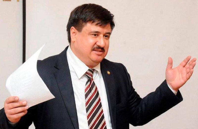 Казахстан остается "островом стабильности" — политолог Внешняя политика Казахстана - узбекский политолог Р. Назаров