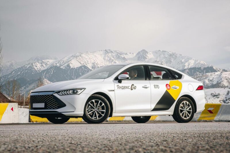 Яндекс Такси выстроит виртуальную очередь при пиковом спросе Яндекс Такси выстроит виртуальную очередь при пиковом спросе