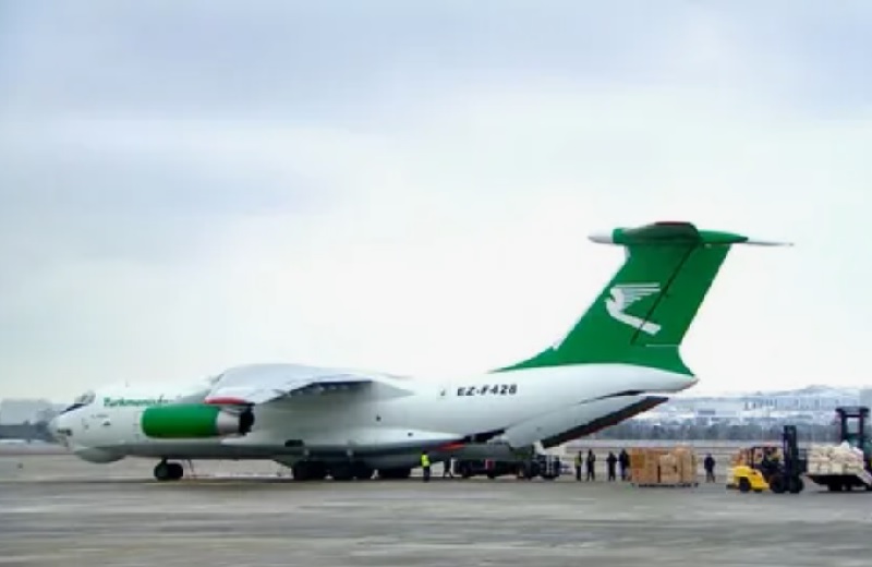 Туркменистан оказывает гуманитарную помощь иностранцам, покидающим Иран