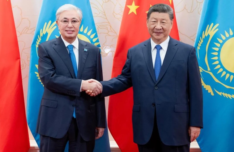 Токаев и Си Цзиньпин в Тяньцзине