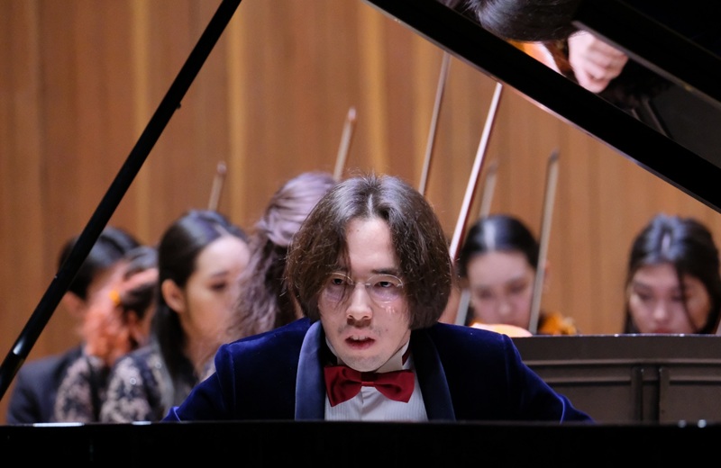 Рахат-Би Абдысагин на премьере в Оксфорде