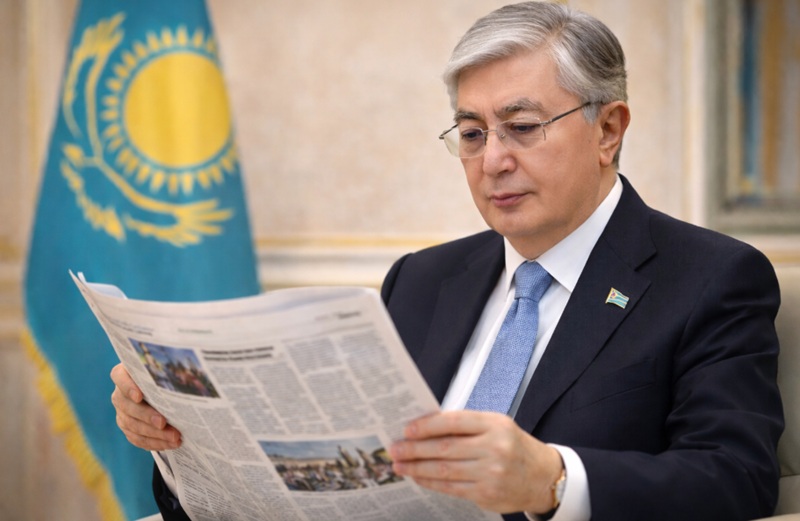 Токаев о когнитивном вреде соцсетей и роли печатных СМИ